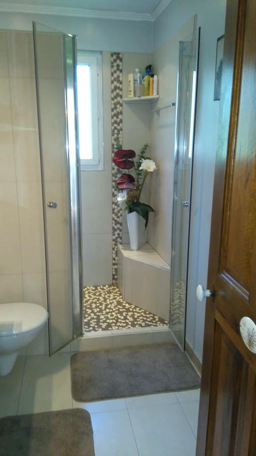 Appartements Dans Villa Privee Avec Piscine, Jardin, Parking Clos, Wifi, Climatisation Meyreuil Dış mekan fotoğraf