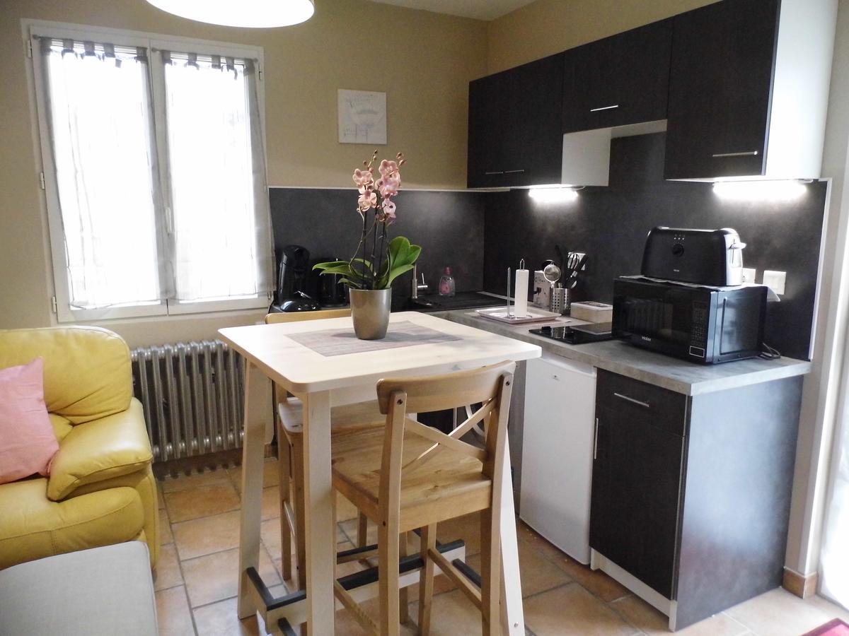 Appartements Dans Villa Privee Avec Piscine, Jardin, Parking Clos, Wifi, Climatisation Meyreuil Dış mekan fotoğraf