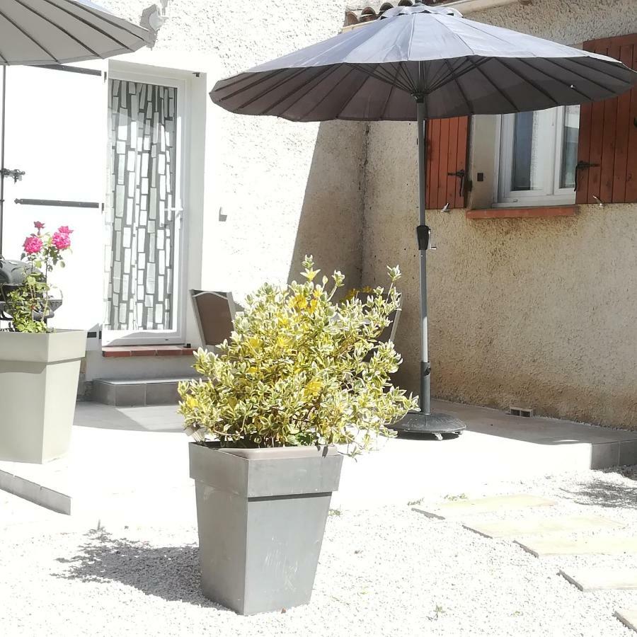 Appartements Dans Villa Privee Avec Piscine, Jardin, Parking Clos, Wifi, Climatisation Meyreuil Dış mekan fotoğraf